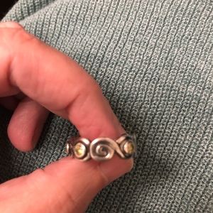PANDORA swirl ringSILVER, sz 7 with green stones